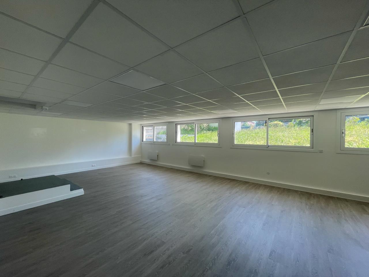 Bureau Maisons-Alfort 200m² Location bureau Maisons-Alfort Val-de-Marne OLBUR2532548 3